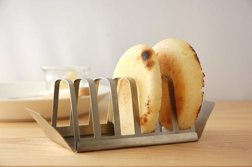 大切に使われてきた古いトーストスタンド - 北欧、暮らしの道具店