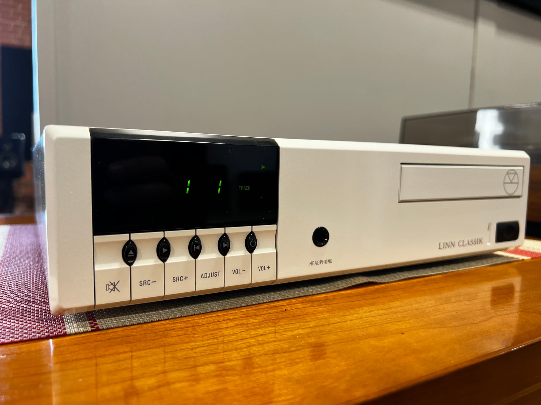 Linn Classik CD Receiver, Compact Cool – Holt Hill Audio