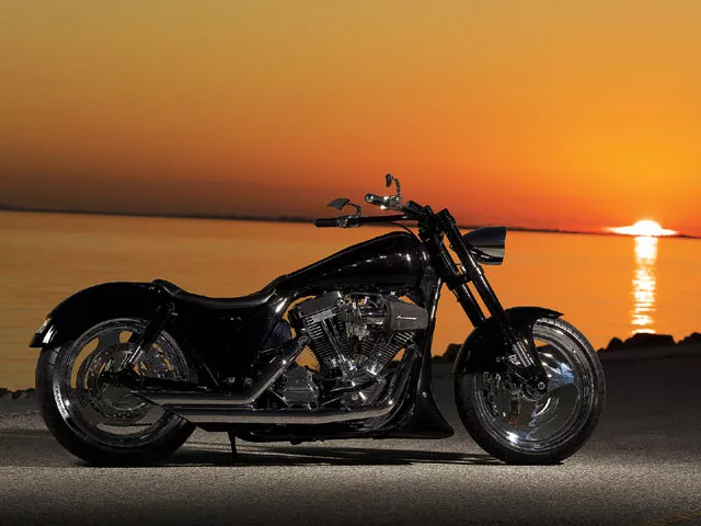 1993 Harley-Davidson FXR - Back In Black | Hot Bike Magazine