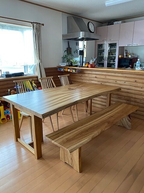 納品のご報告 楠一枚板ダイニングセット | 一枚板テーブル 家具工房鳳山堂