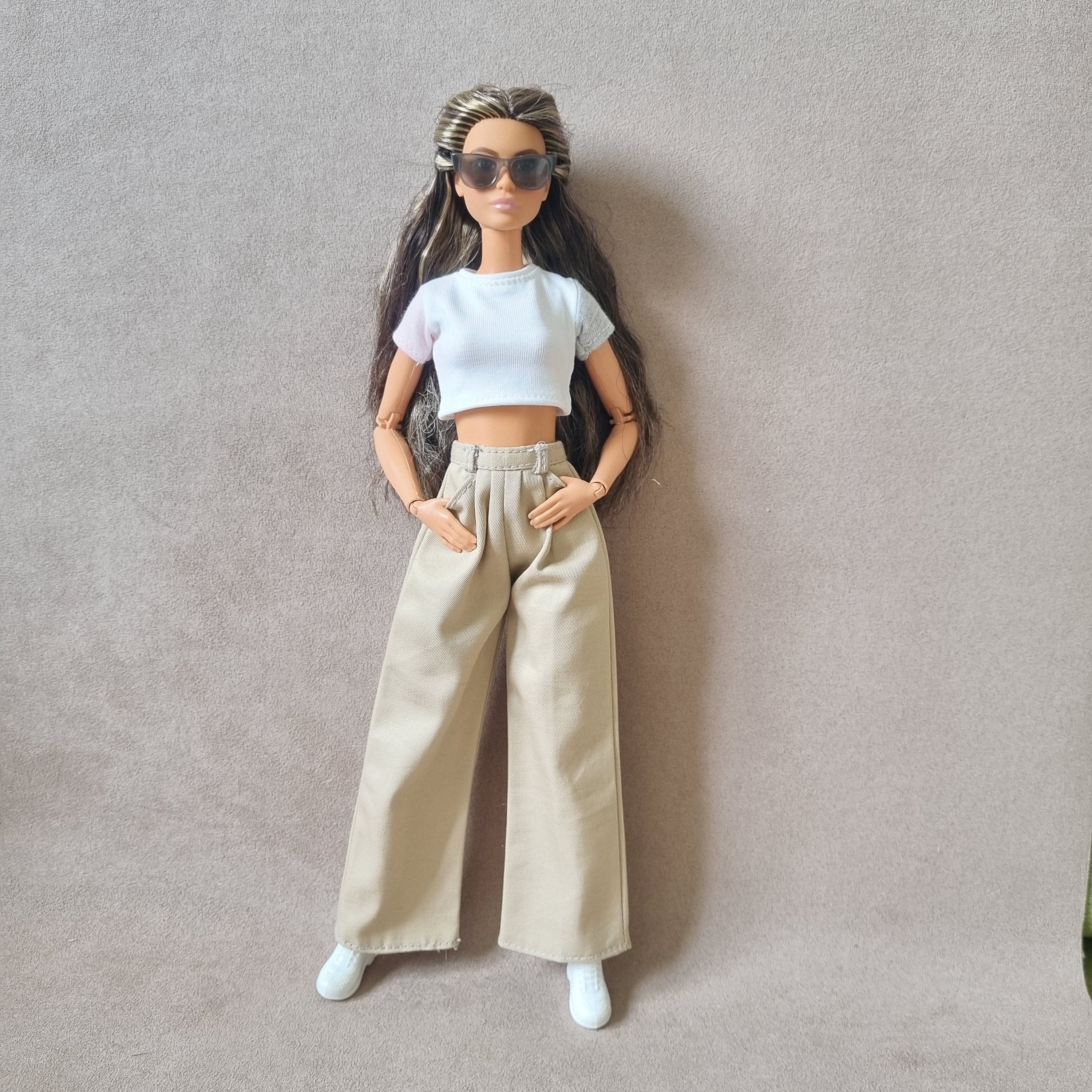 White top and Pants handmade for Barbie doll – Huonghandmadedoll