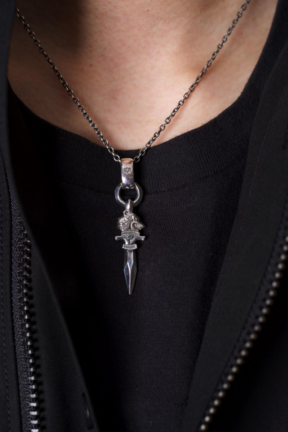 WOLF DAGGAR PENDANT – HUES ONLINE