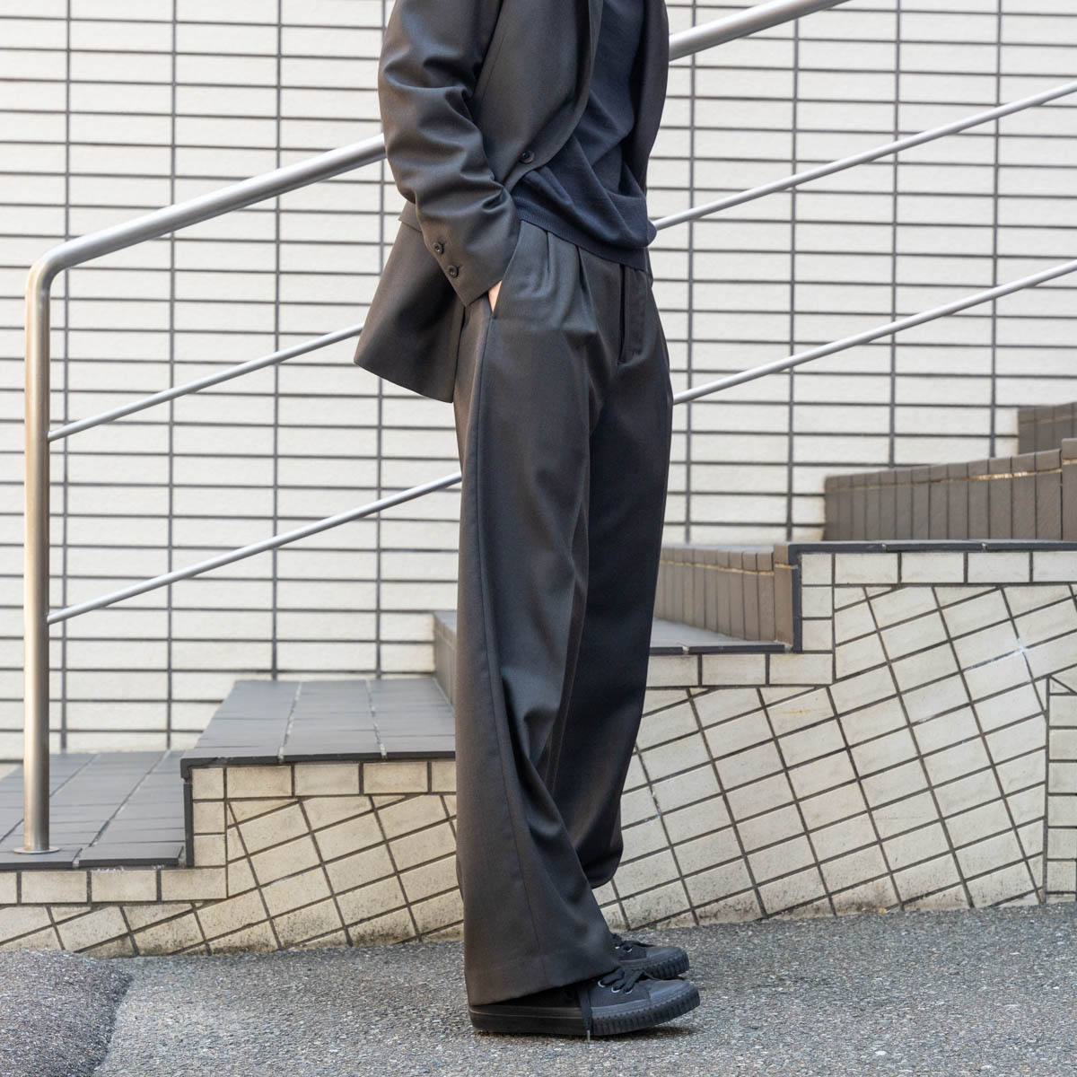 イレニサの2タック ワイドパンツ | HUES 福岡セレクトショップ