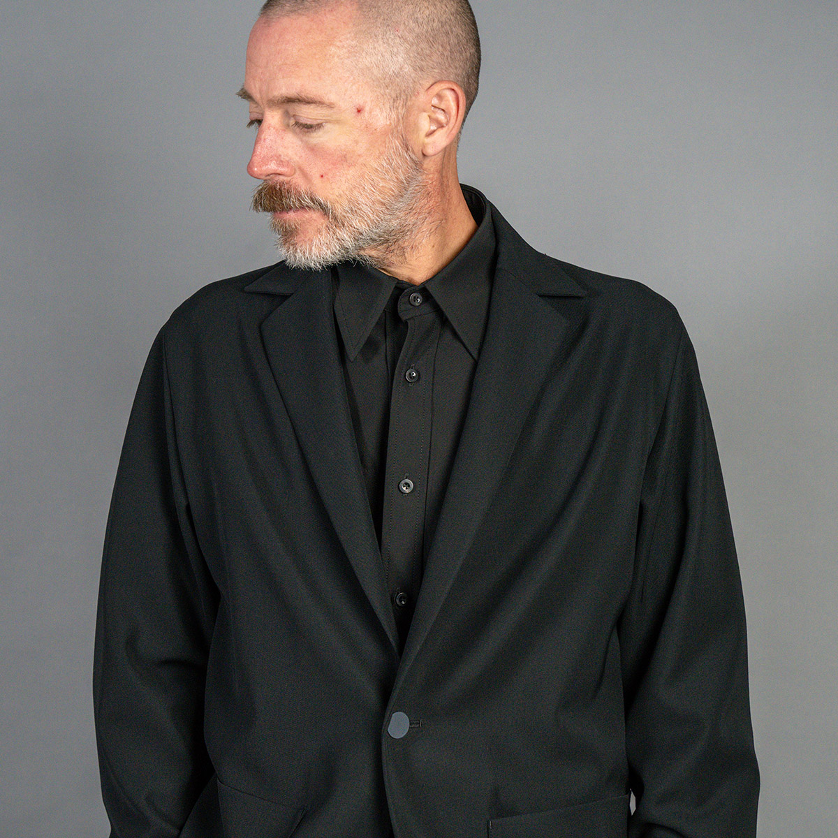 イレニサのリラックス テーラード ジャケット | HUES 福岡セレクトショップ