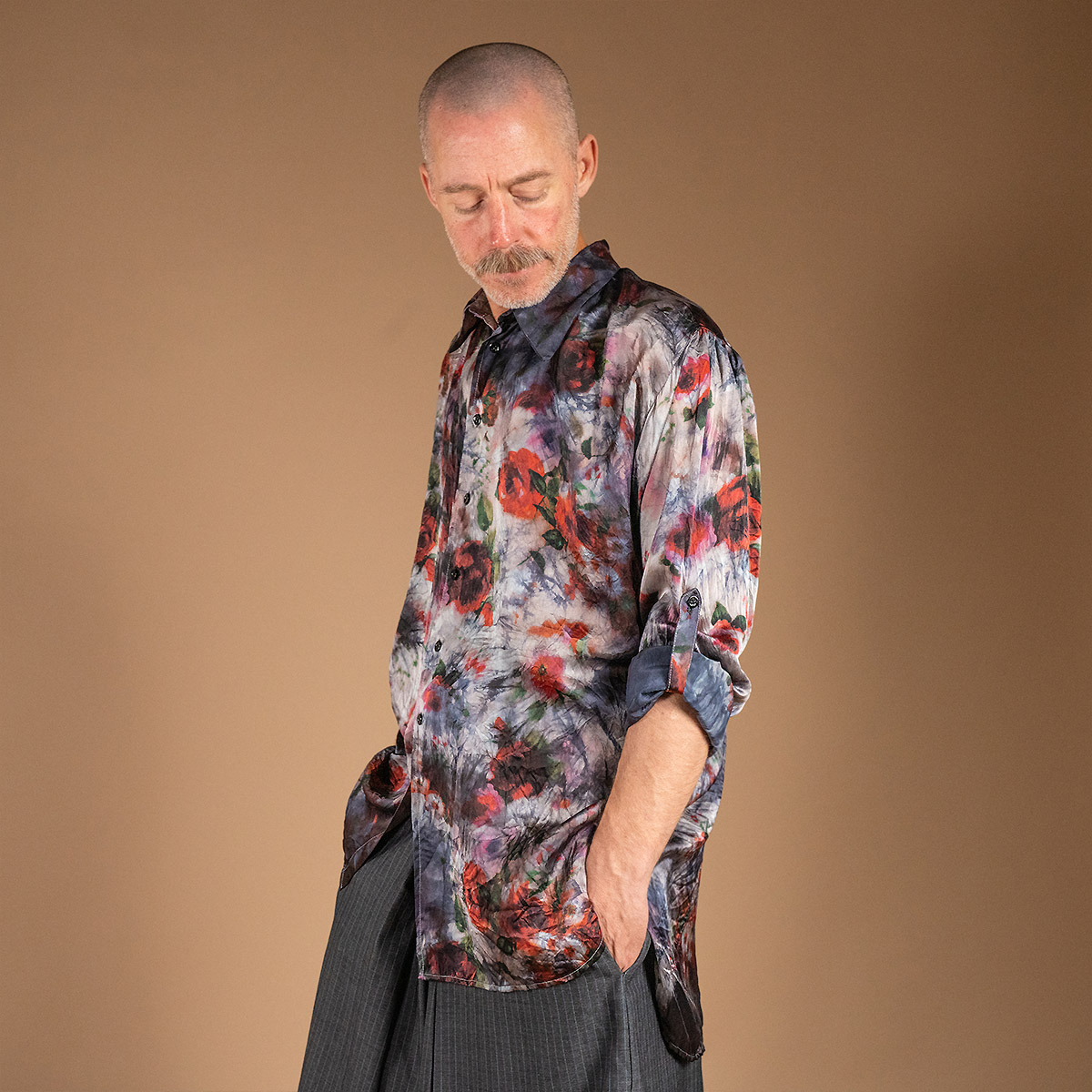 ジェフリー B.スモール ハンドダイ コモ シルクシャツ | HUES 福岡