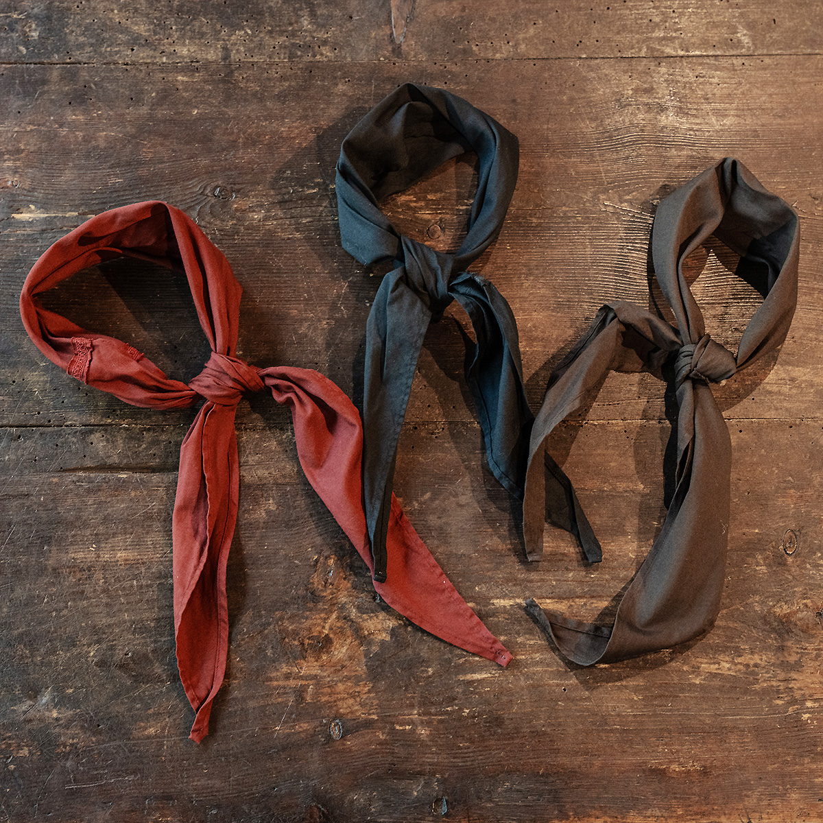 アラキユウのHUES別注スカーフ | HUES 福岡セレクトショップ