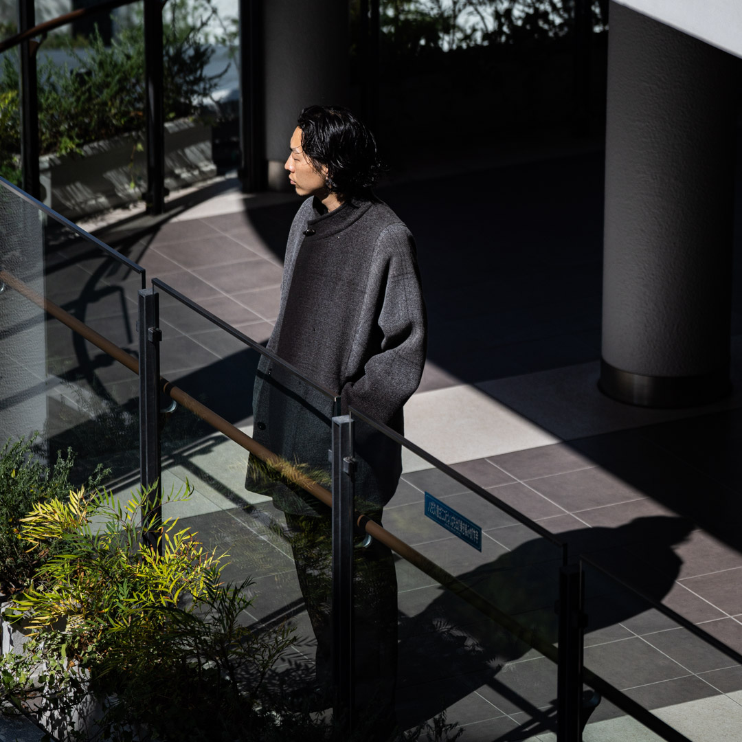 イレニサのリバーシブル スタンドカラー ハーフコート | HUES 福岡