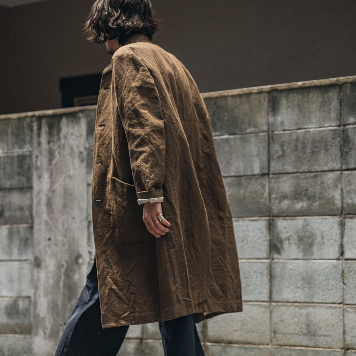 アラキ ユウのアトリエコート | HUES 福岡セレクトショップ