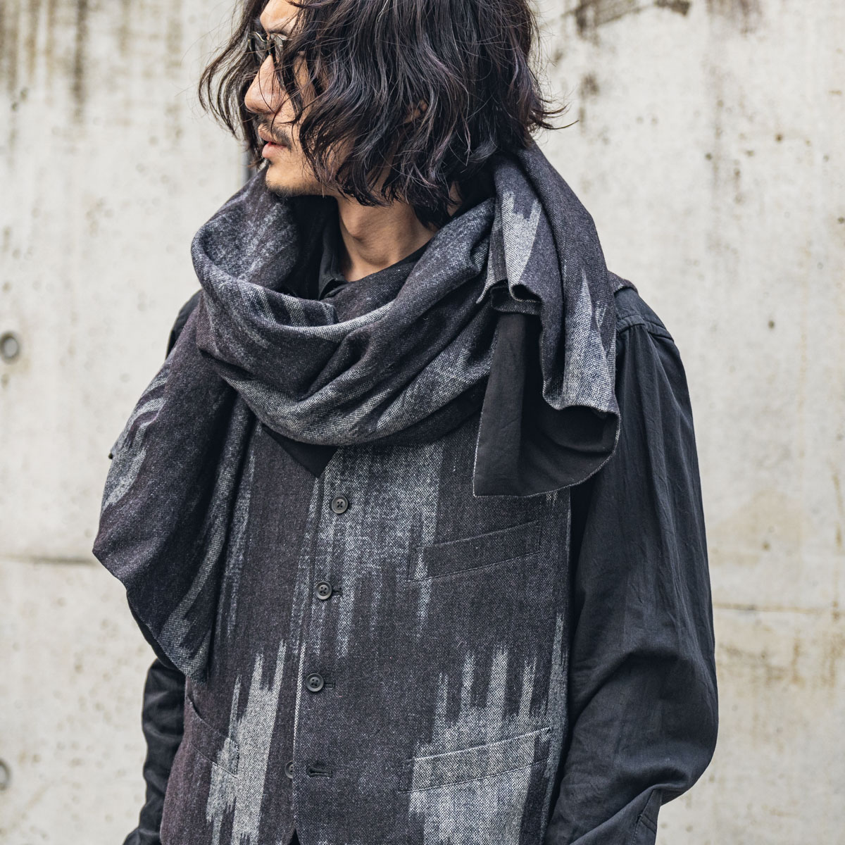 YOHJI YAMAMOTO プリントストールベスト | HUES 福岡セレクトショップ