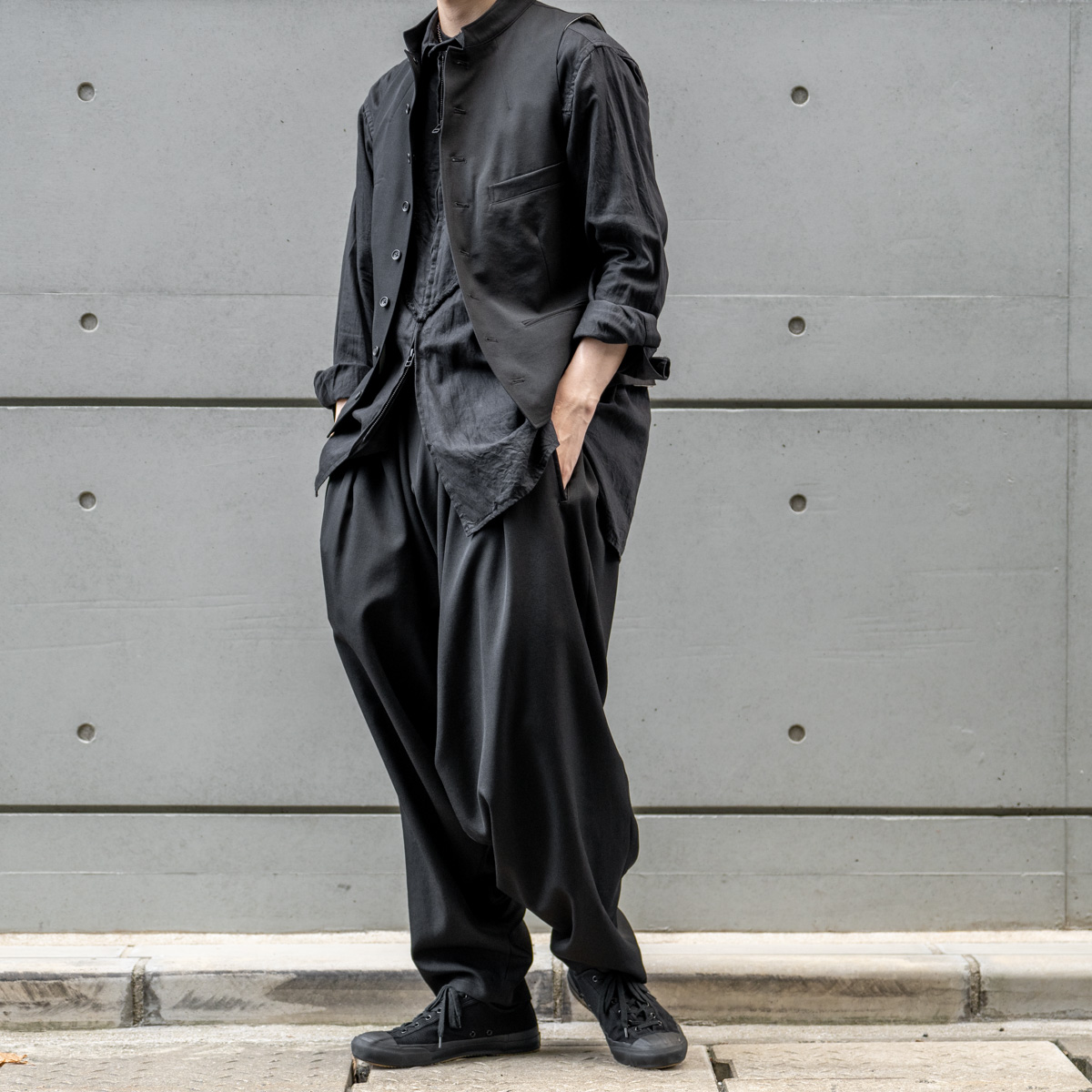 YOHJI YAMAMOTO 内ドレープパンツ | HUES 福岡セレクトショップ