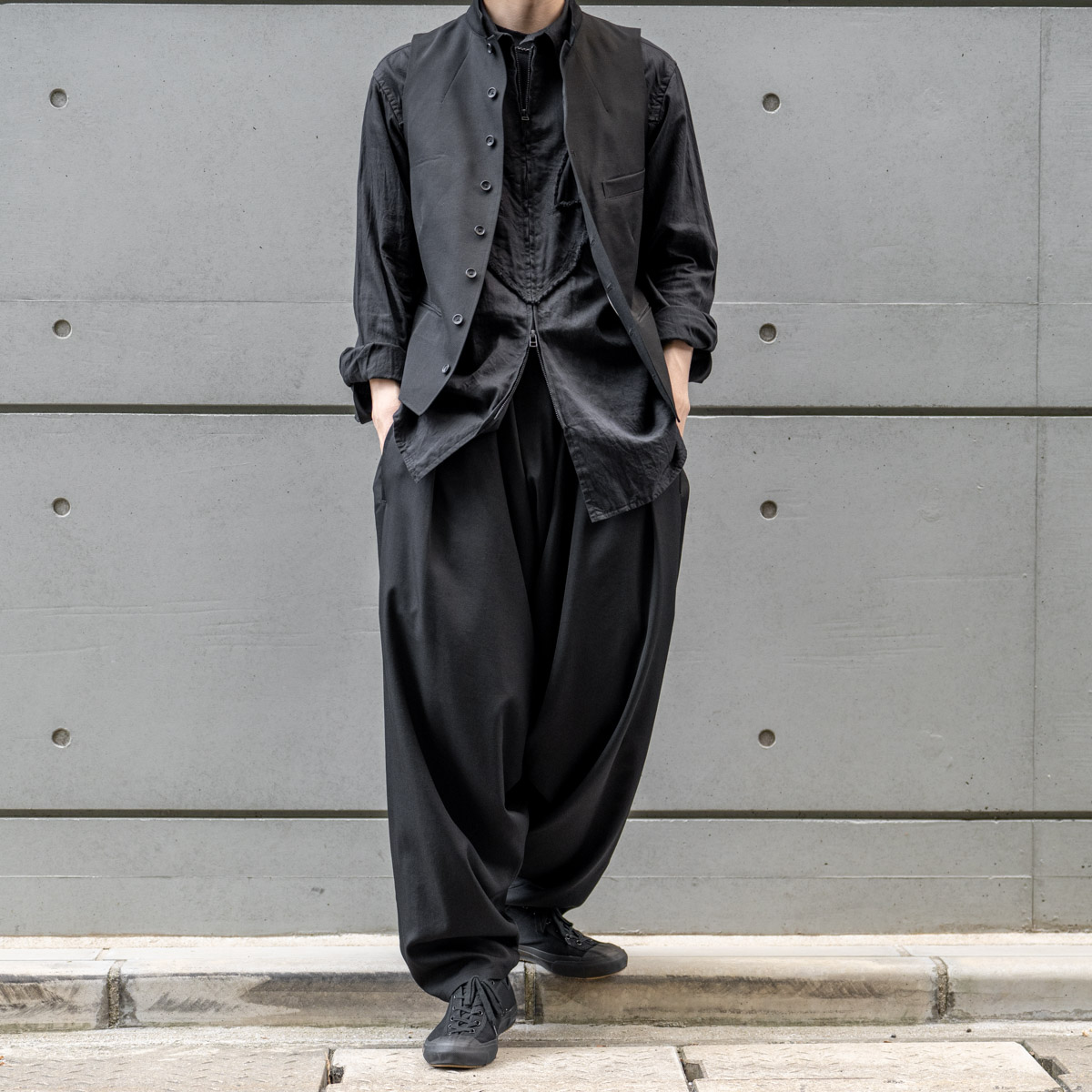 YOHJI YAMAMOTO 内ドレープパンツ | HUES 福岡セレクトショップ