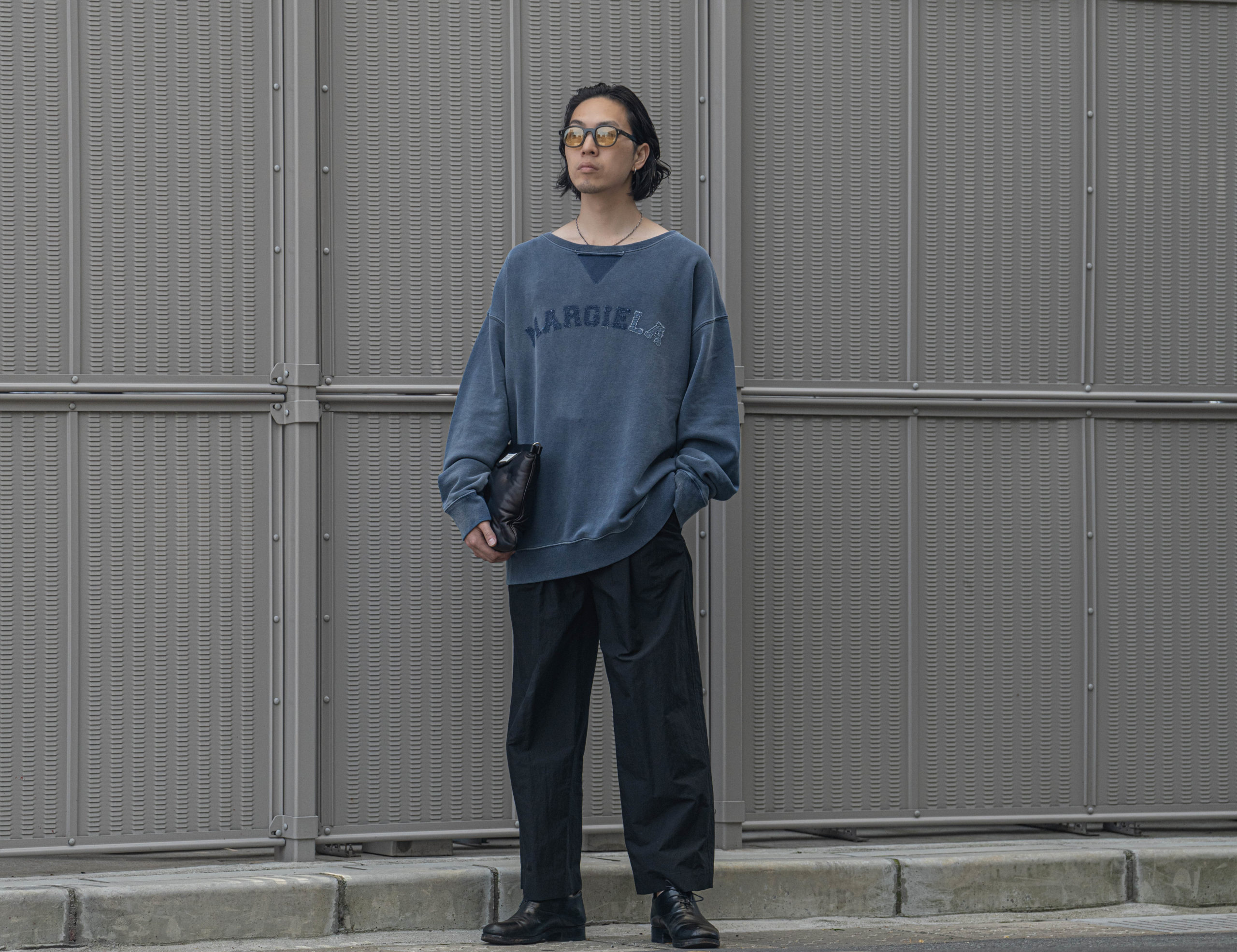 メゾンマルジェラのヴィーテージ加工 ロゴスウェット | HUES 福岡