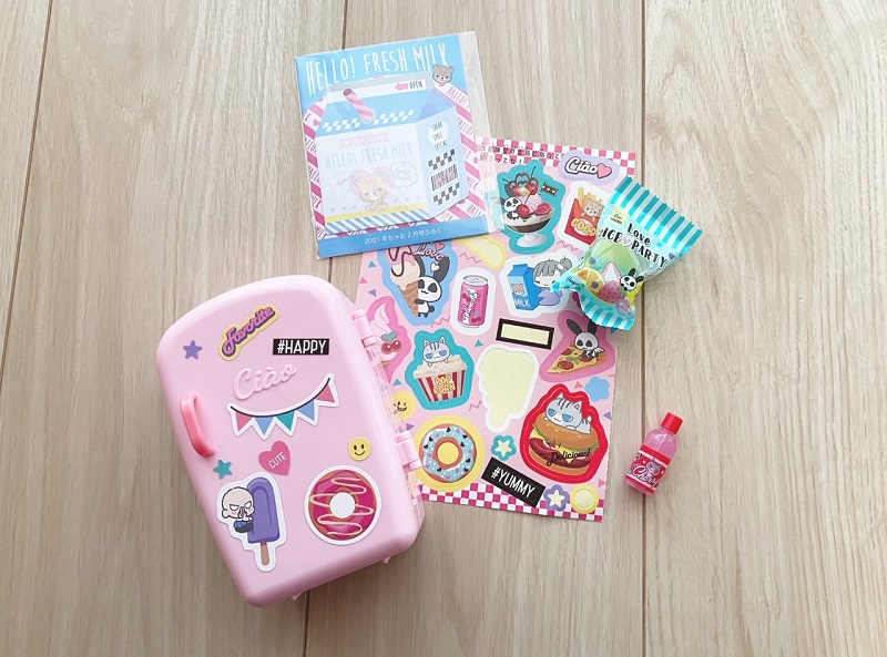 遊び心たっぷり♡冷蔵庫型貯金箱のカギは、まさかのあのアイテム