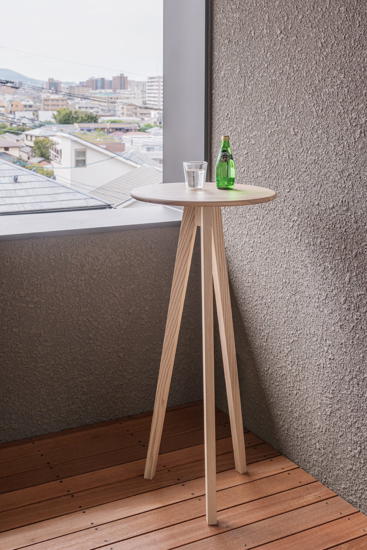 MITSUKI STAND TABLE -WHITE ASH- | 家具産地大川発の国産家具ブランド