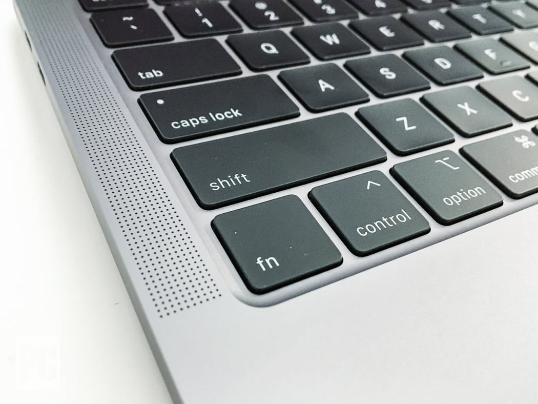 MacBook Pro 13インチ2020 Core i5 8GB 充100% Amazon.com: Apple 2020