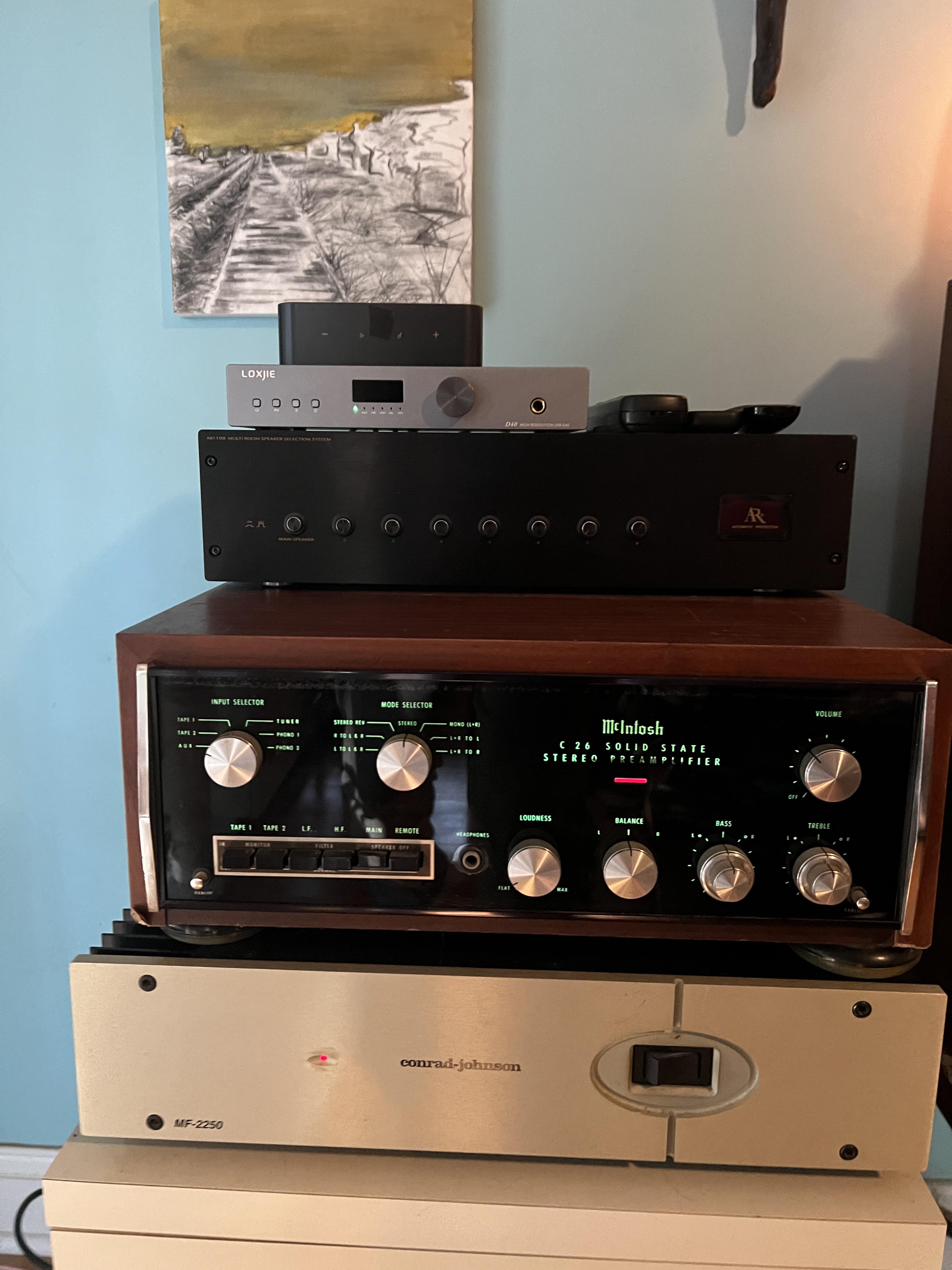 新しいセットアップ。このConrad Johnsonアンプと組み合わせるために