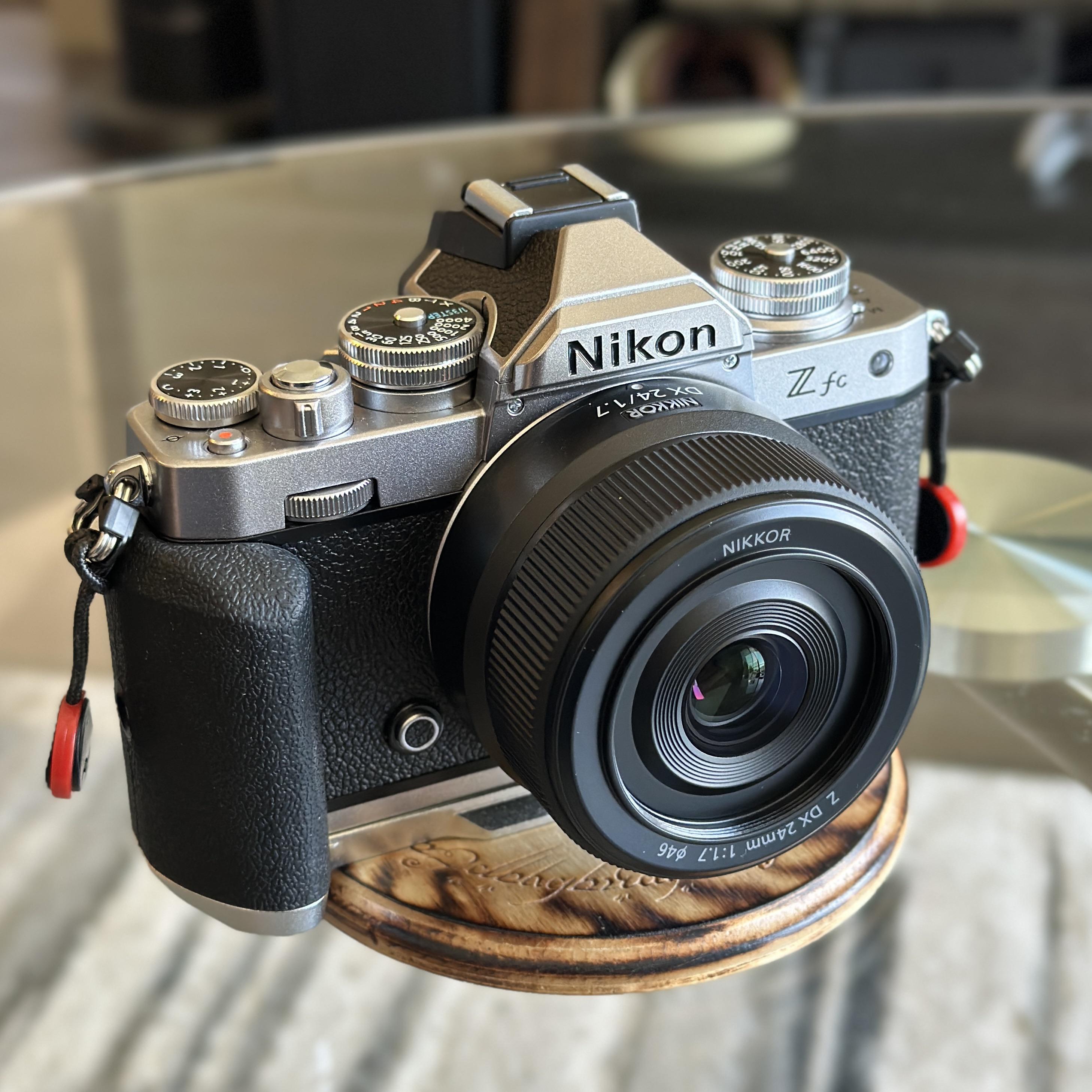 It's here! Z DX 24mm f/1.7 : r/Nikon