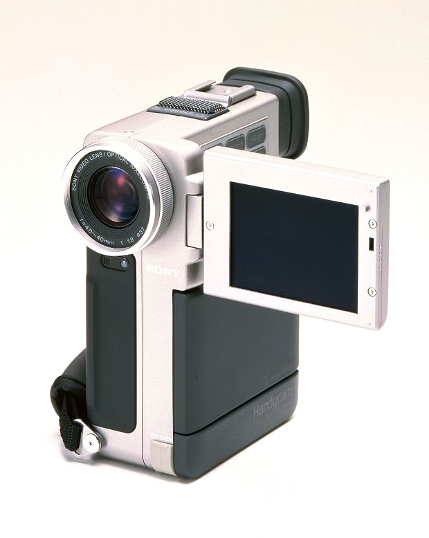 1996年製のソニーDCR-PC7は、発売当時、世界最小・最軽量のビデオ