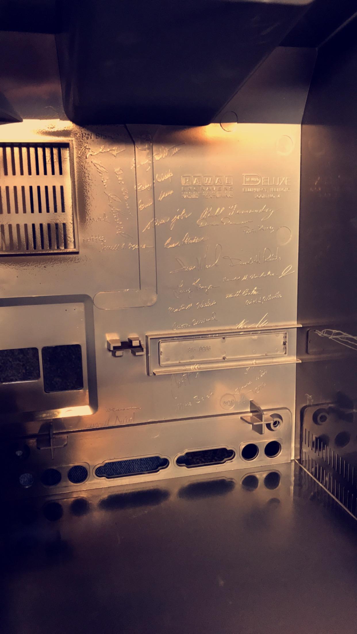 Inside body of Macintosh SE - You can see signatures of people : r/mac