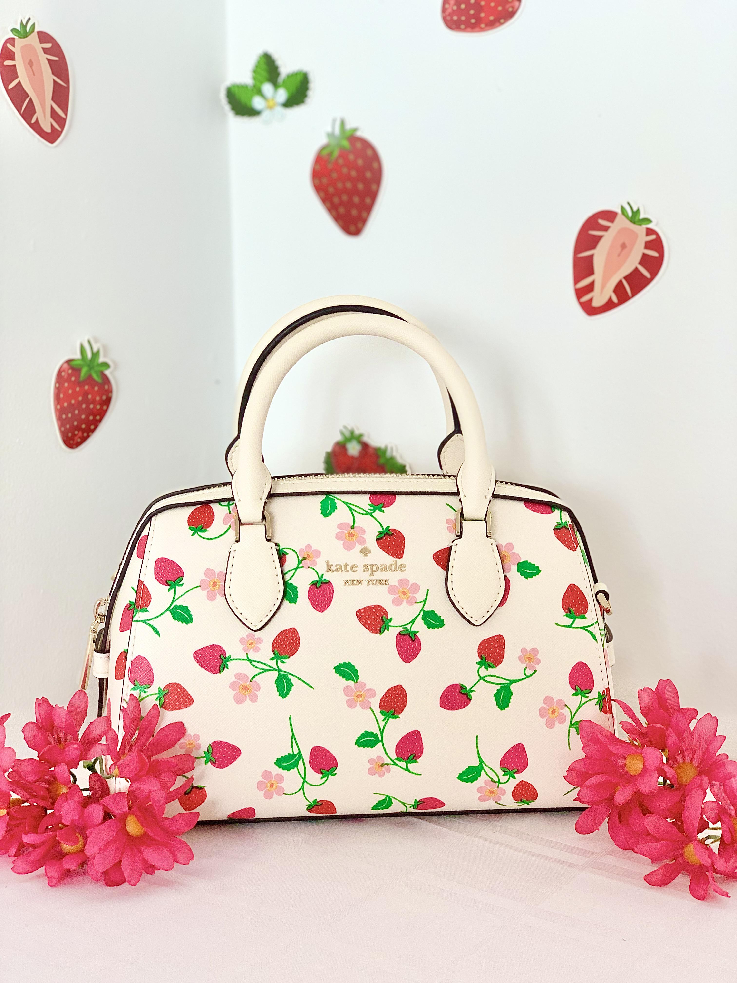 ケイトスペードのストロベリーダッフルクロスボディ : r/handbags