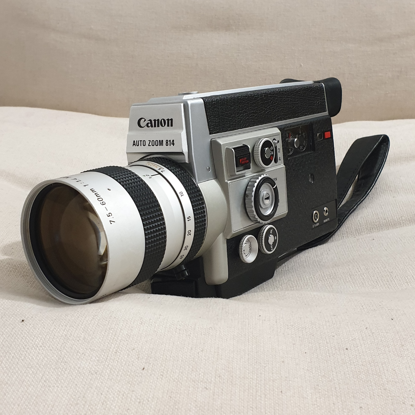 Canon Auto Zoom 814動作品／ビンテージ 8mm カメラ 動作品 Canon Auto