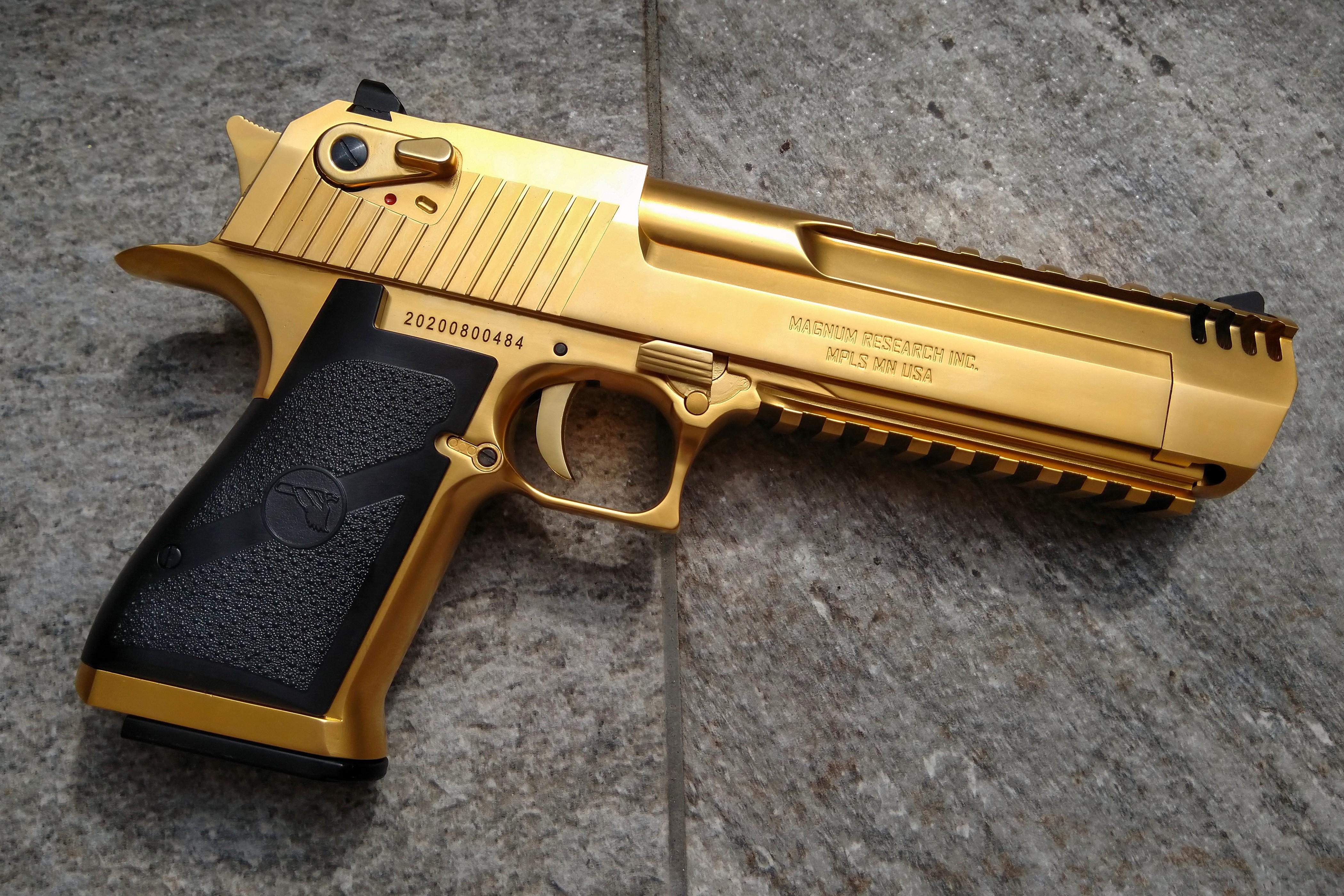 やっとキル数が貯まって、金のデザートイーグルをアンロックできた