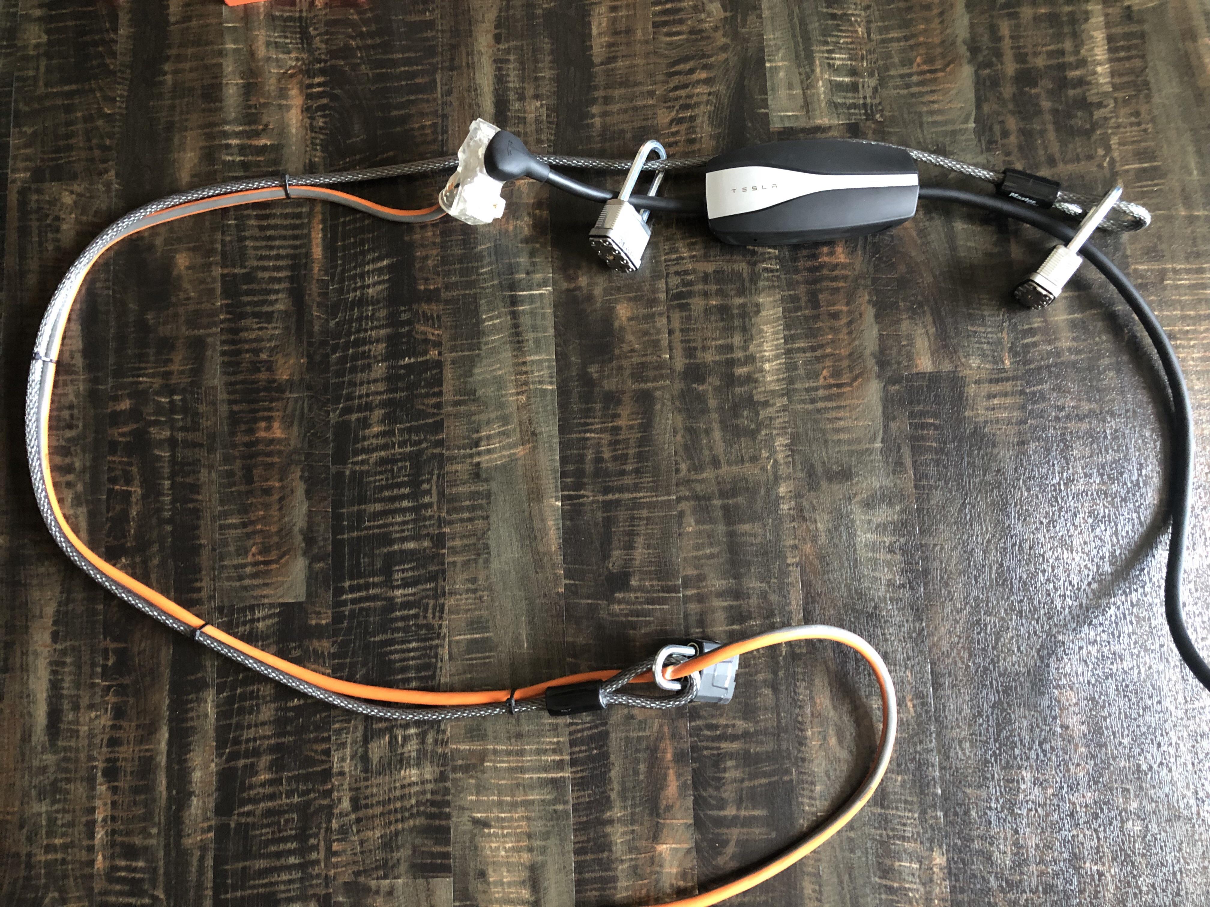 モバイルコネクター盗難防止設定 : r/teslamotors