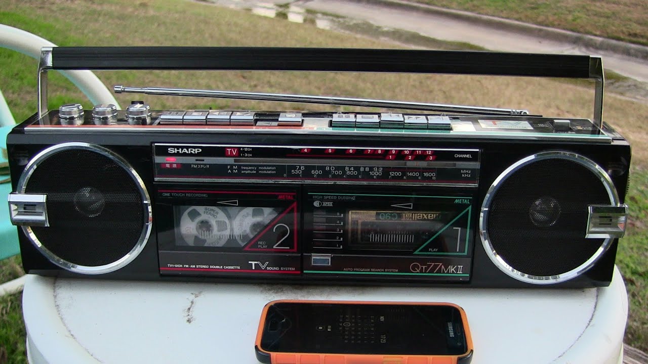 Sharp QT-77 Mark-2 Black operate on batteries outside play