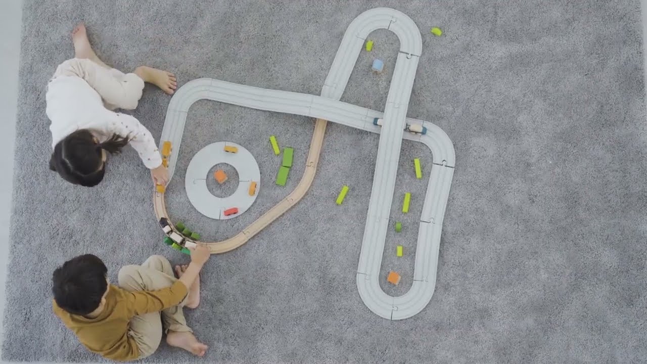 再再値下げ中‼︎【PLAN TOYS】Road & Rail Play Set 再再値下げ中