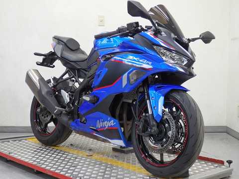 74060 Ninja ZX4R SE 2024年モデル 始動動画 - YouTube