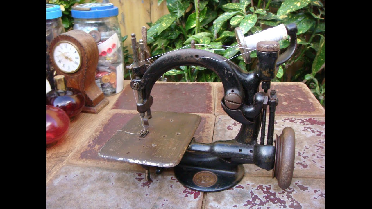 Old Vintage Antique Sewing Machine Wilcox Willcox & Gibbs For