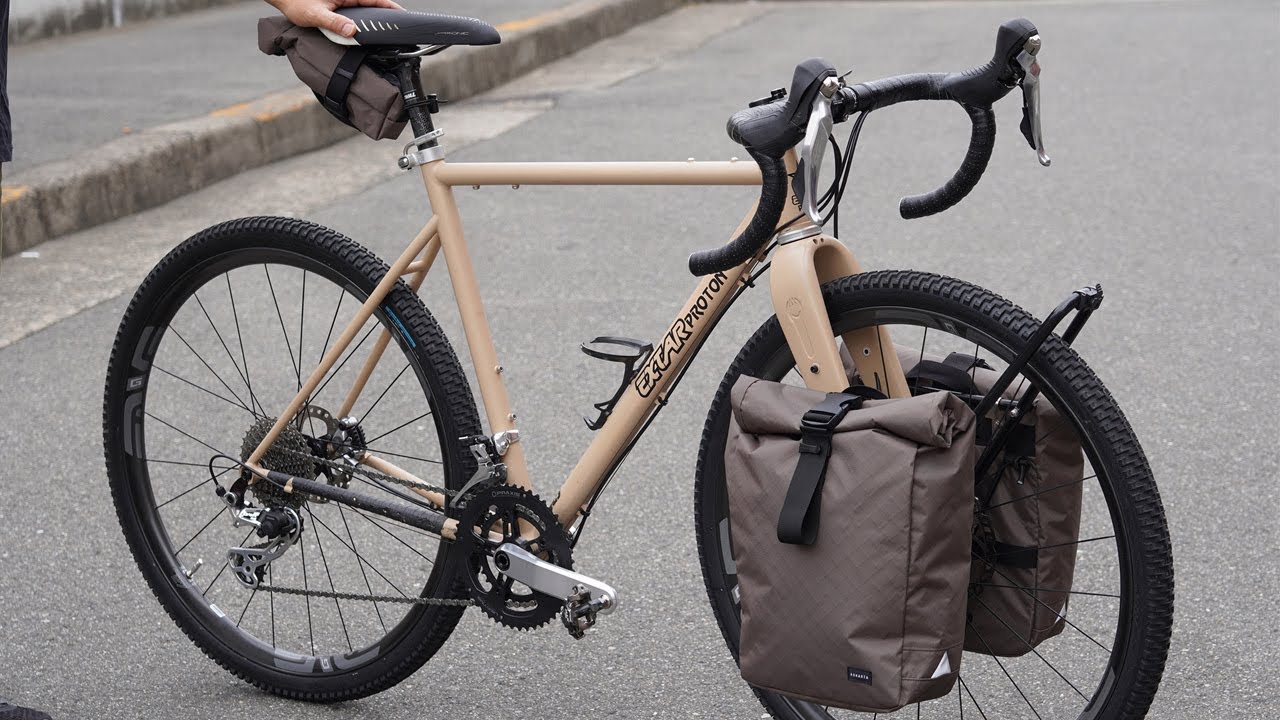 AGHARTA(アガルタ)のロールトップパニアバッグ＆サドルバッグを仕入れ