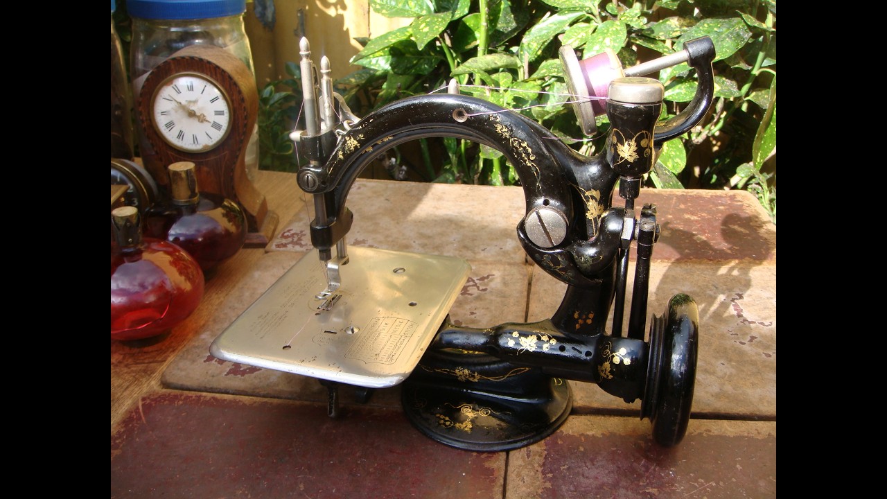 Old Vintage Antique Sewing Machine Wilcox Willcox & Gibbs For