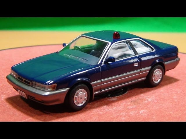 トミカリミテッドヴィンテージ ネオ あぶない刑事06 日産レパード (紺