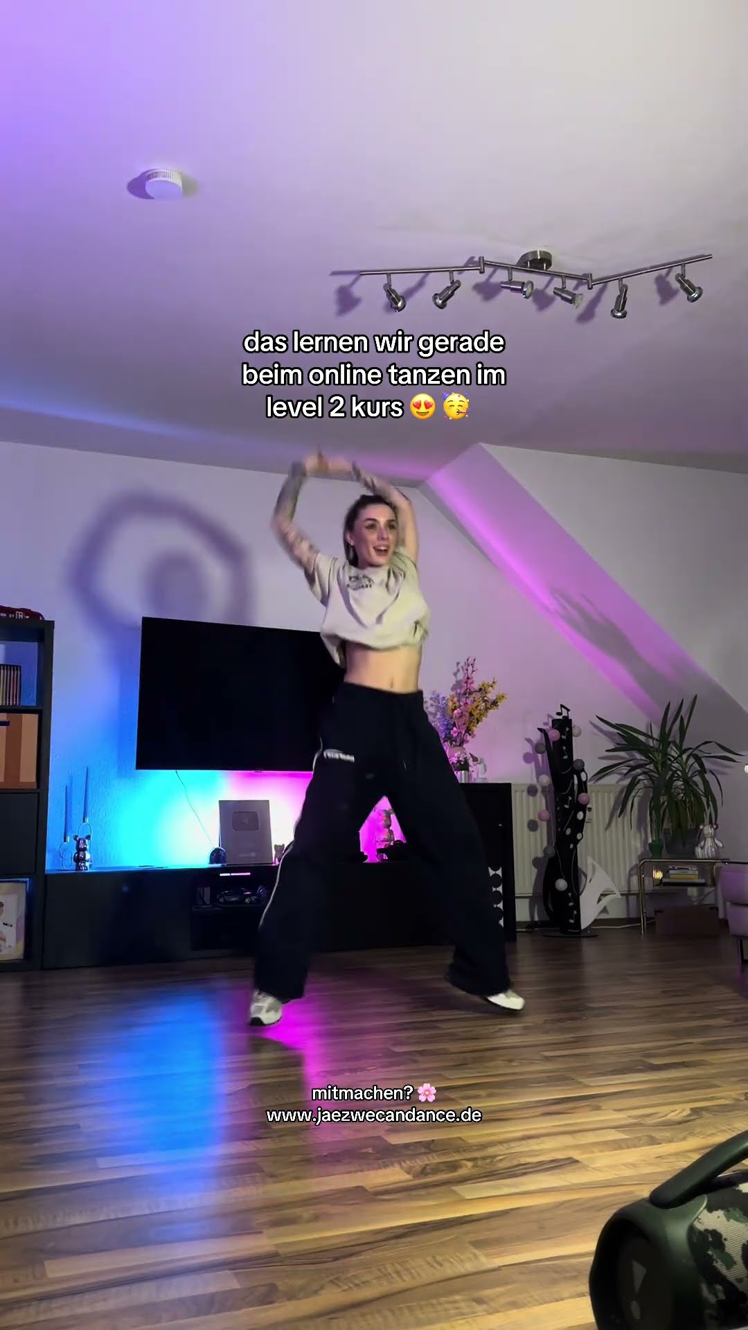 What do you think of the dance? - YouTube