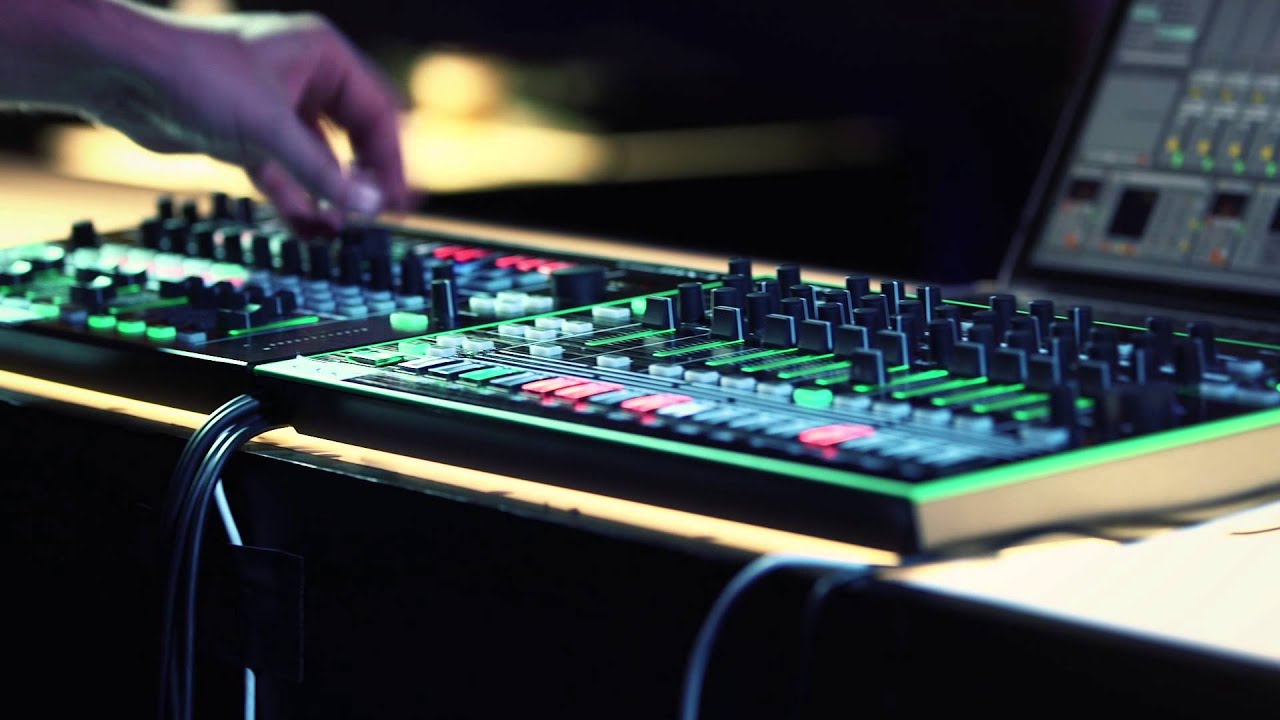 Roland Aira MX-1 Midi controller