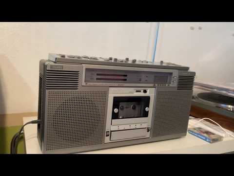 SONY CFS-D7 AWESOME FEATURES - YouTube