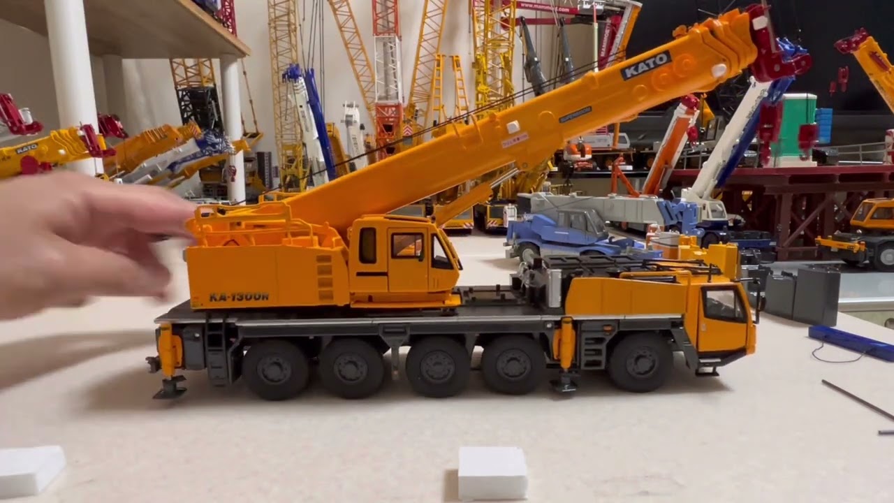 ミニチュアクレーン] 1/50加藤製作所 KA1300R 3台目納車紹介！小松