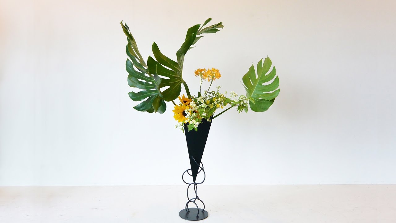 鉄花器作例・ニューティアー - YouTube