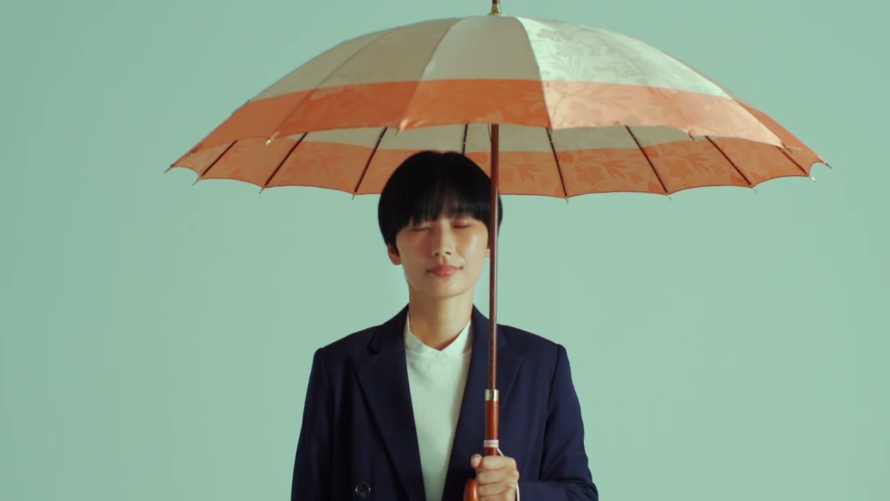 トンボ洋傘 前原光榮商店 PV-1”纏うのは、技と美しさ” - YouTube