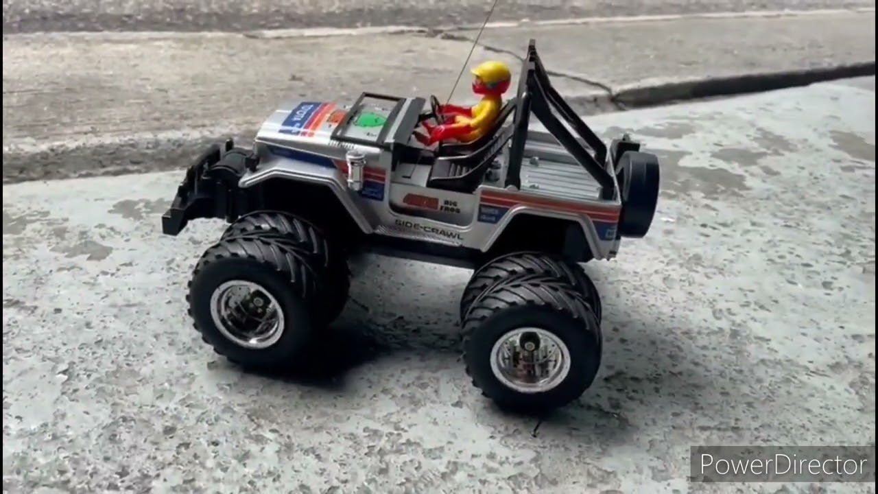 1985 Nikko 1/16 scale Radio Control winch 4WDS Big Crawler Toyota