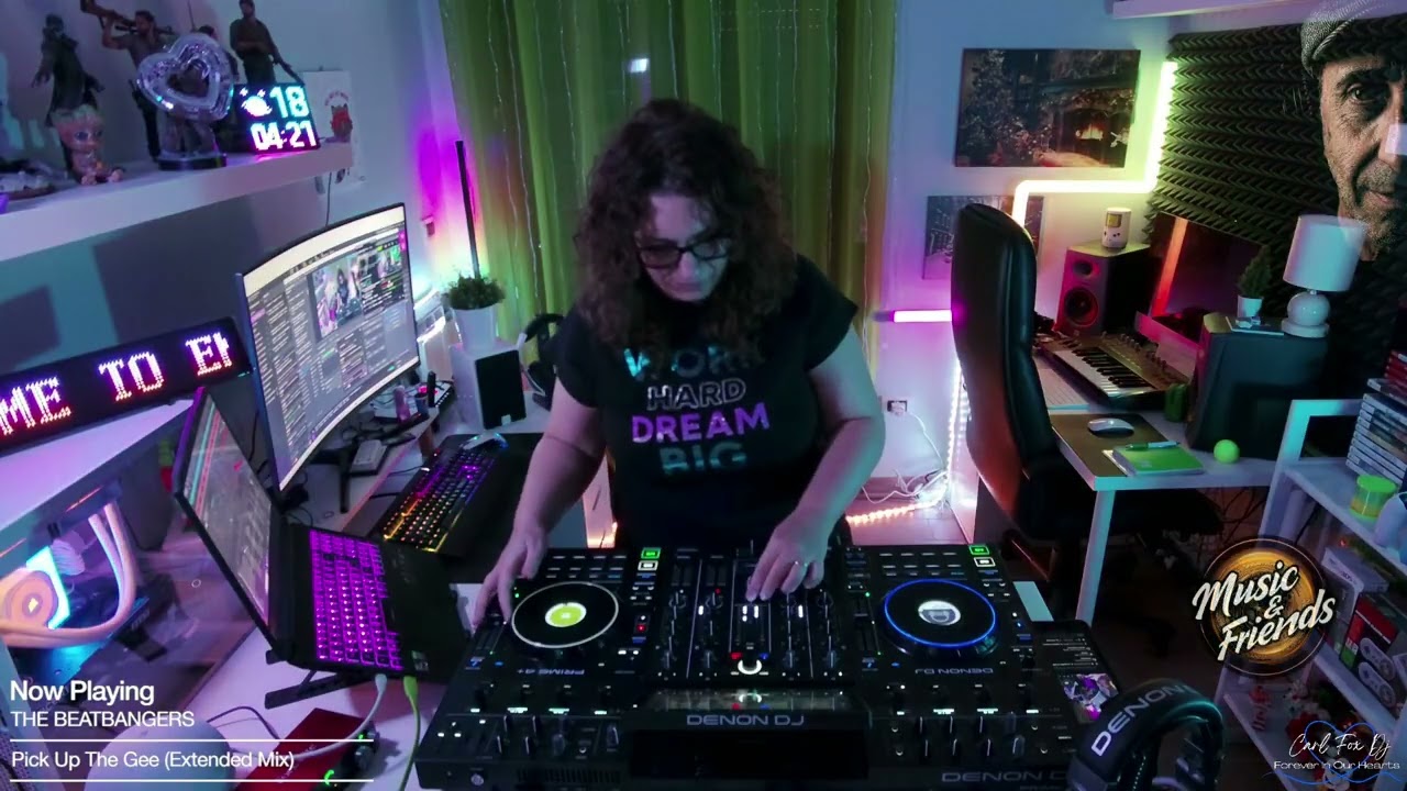 Twitch DJs NuDiscoFunkyJackin House Raid Train - YouTube