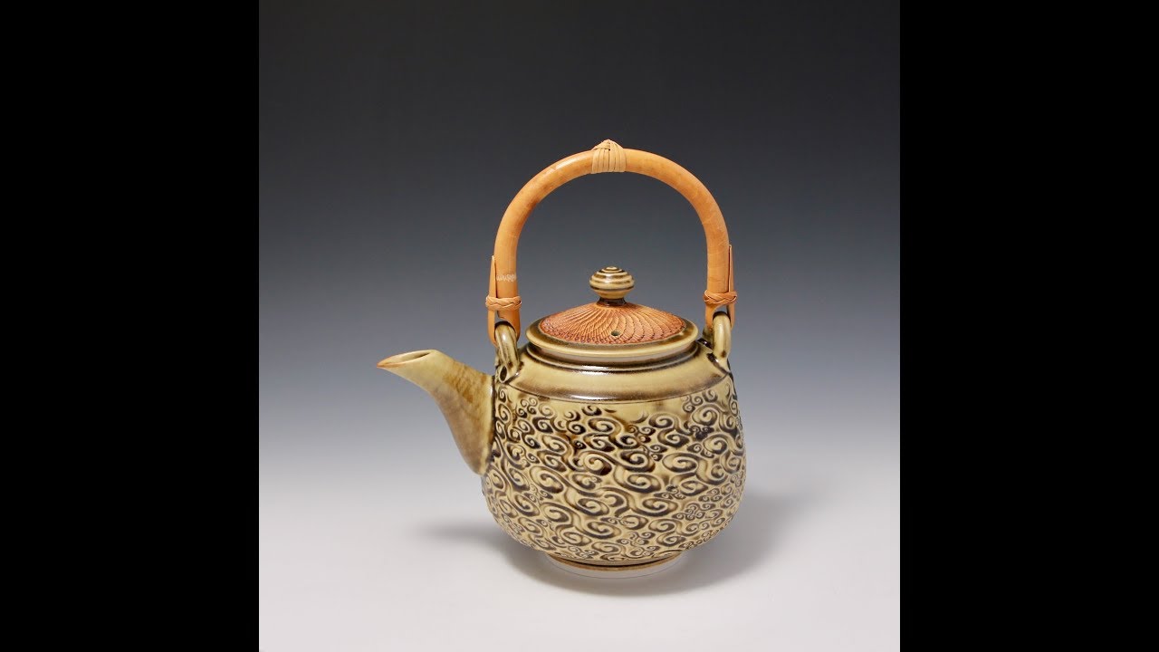 305. Throwing a Bamboo Handle Teapot with Hsin-Chuen Lin 林新春