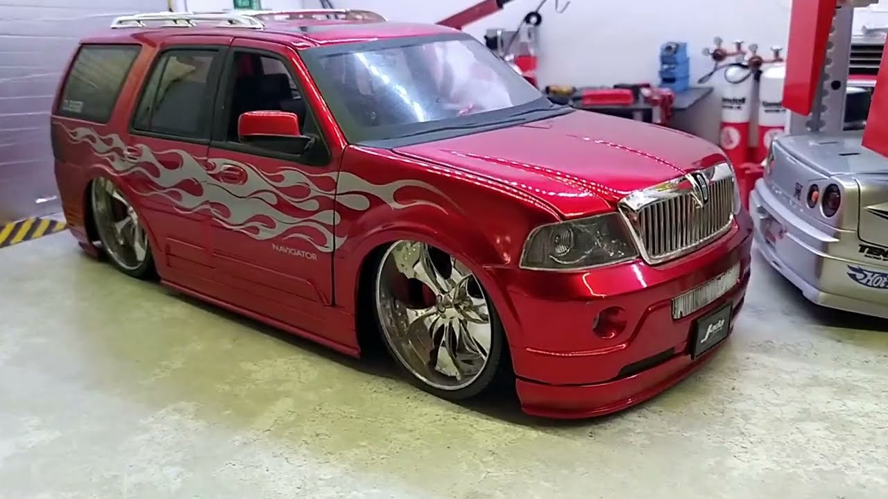 Présentation: Lincoln Navigator DUB Jada Toys 1/18 - YouTube