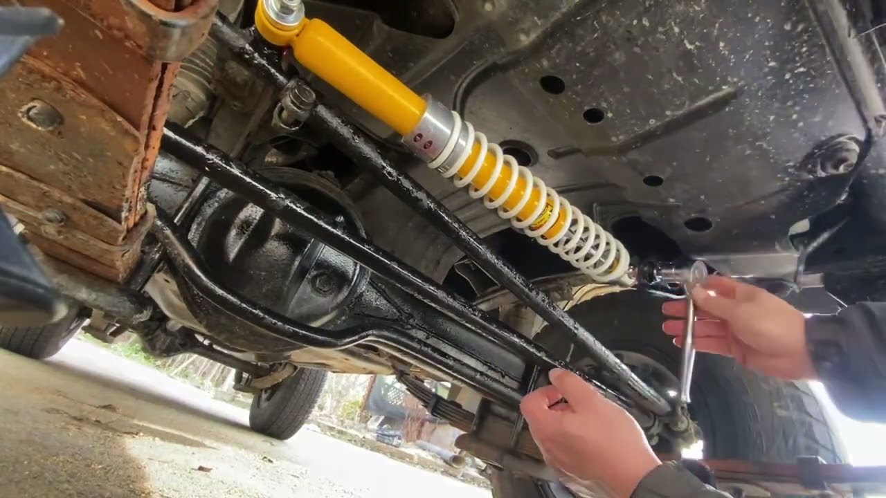 ランクル70 タフドック4wayステアリングダンパー装着 - YouTube