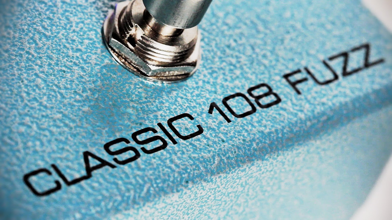 MXR Classic 108 Fuzz - YouTube
