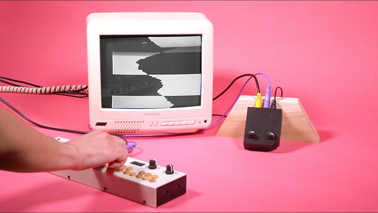 Critter & Guitari - Black & White Video Scope - YouTube