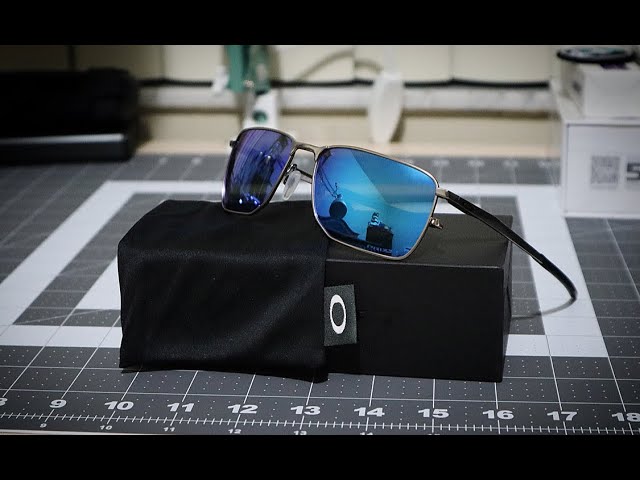 Oakley Ejector Satin Chrome/Prizm Sapphire - YouTube