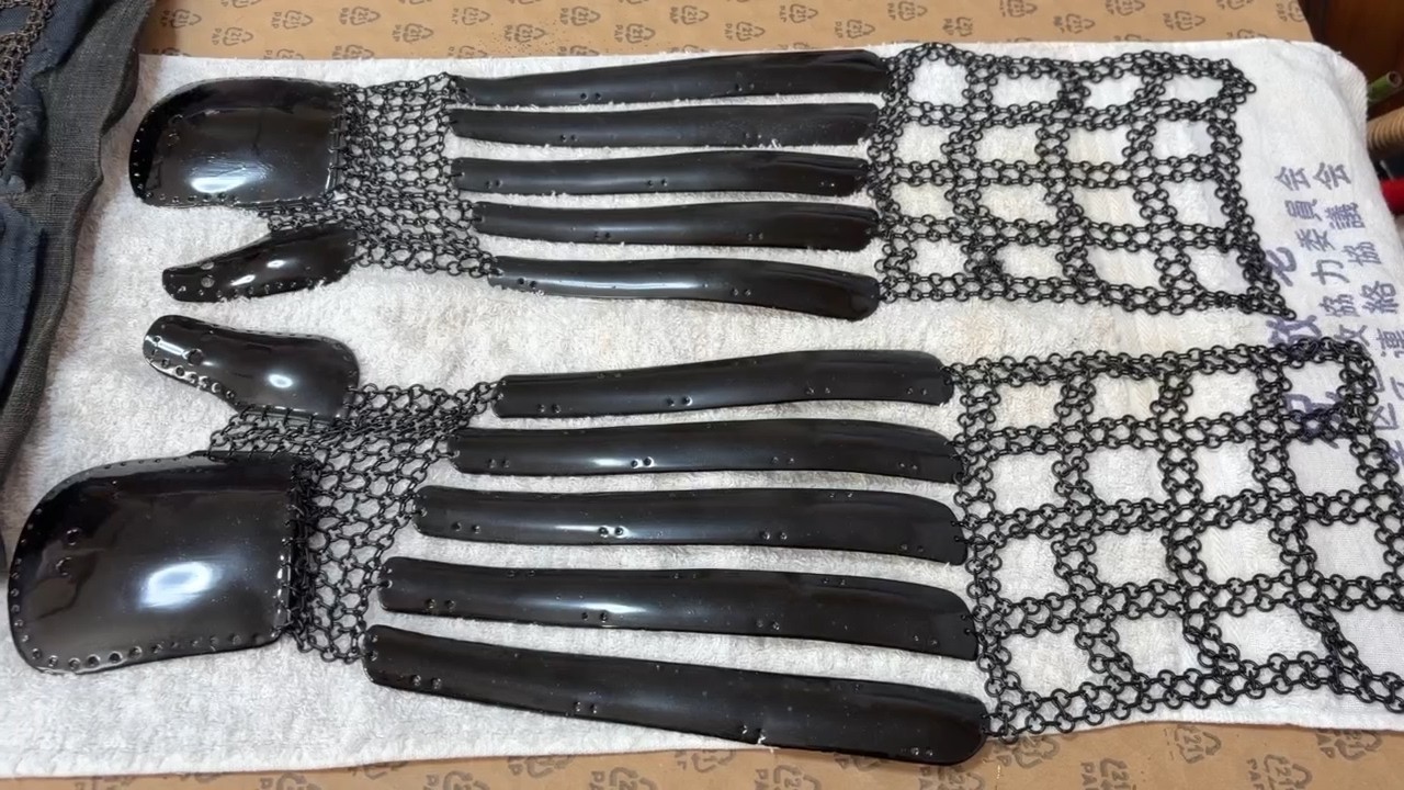 日本甲冑の基礎知識 冑、桶側胴編 - YouTube