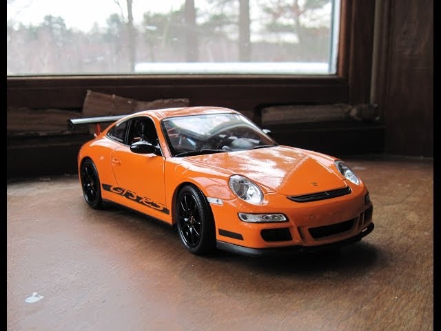 Review of 1/18 Porsche 911 GT3 RS by Welly (HD) - YouTube
